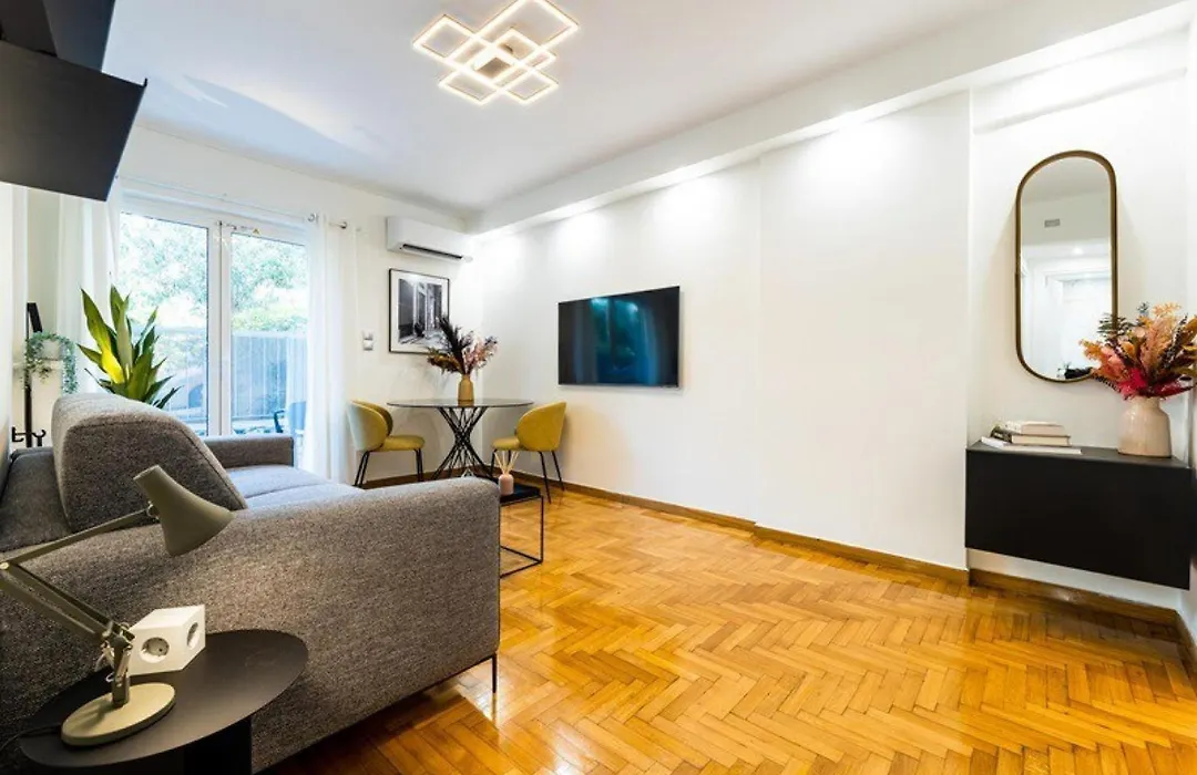 Bright And Stylish Apartment In Palaio Faliro-1