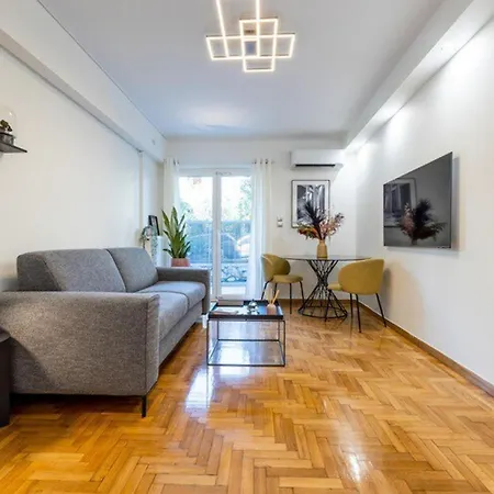 Bright And Stylish Apartment In Palaio Faliro-3